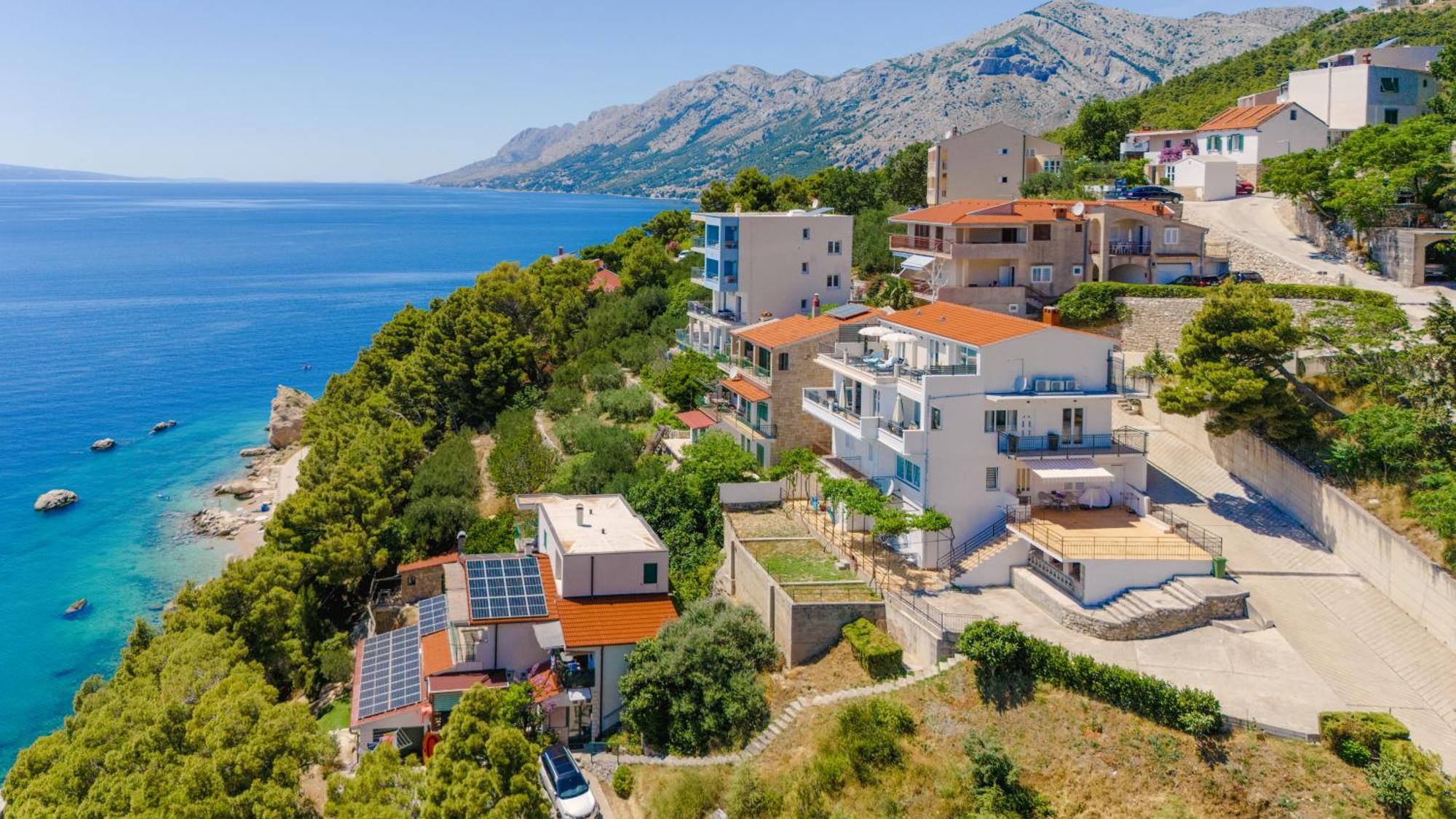 Seaview Apartments Nives Брела Екстериор снимка