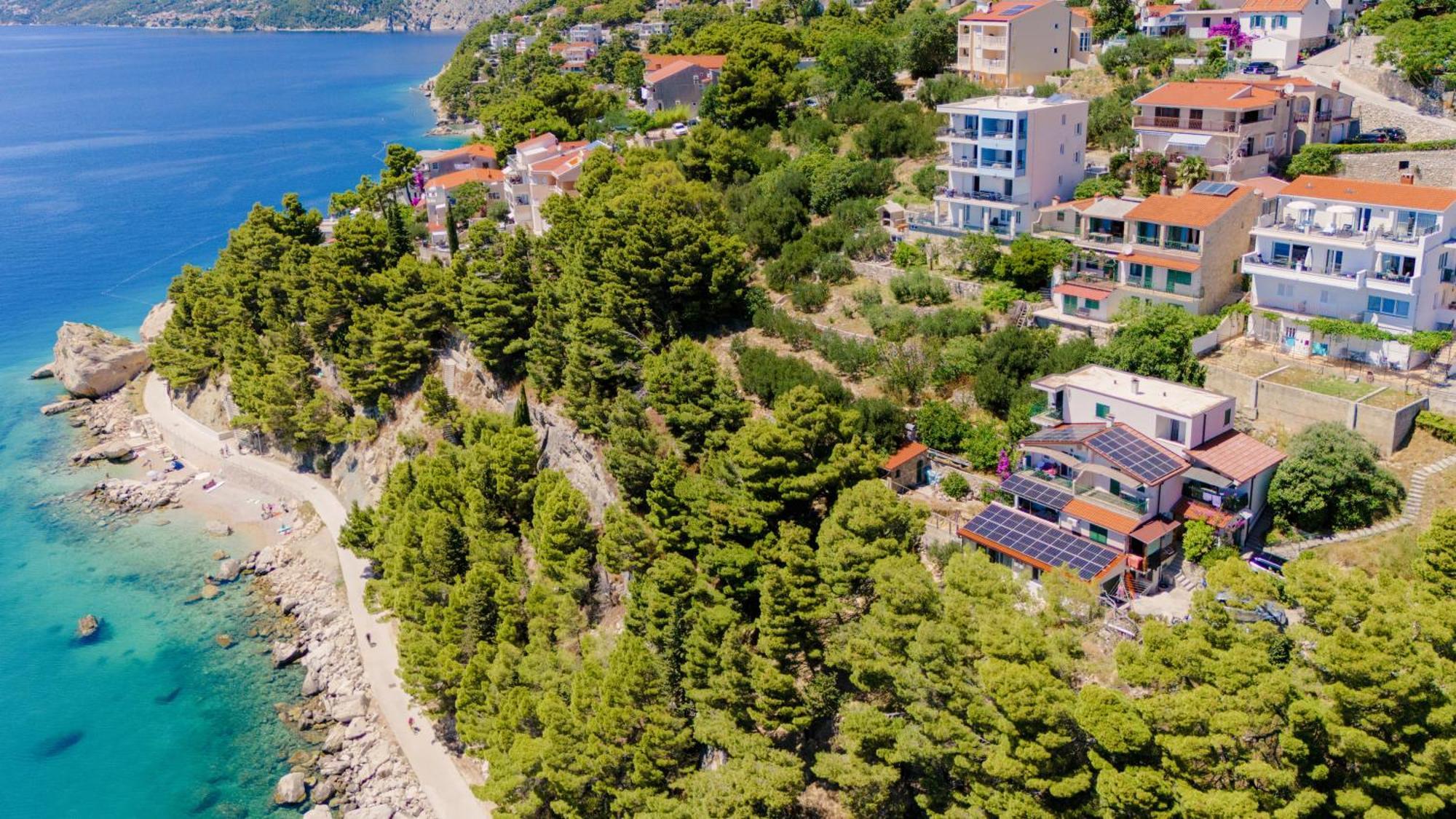 Seaview Apartments Nives Брела Екстериор снимка