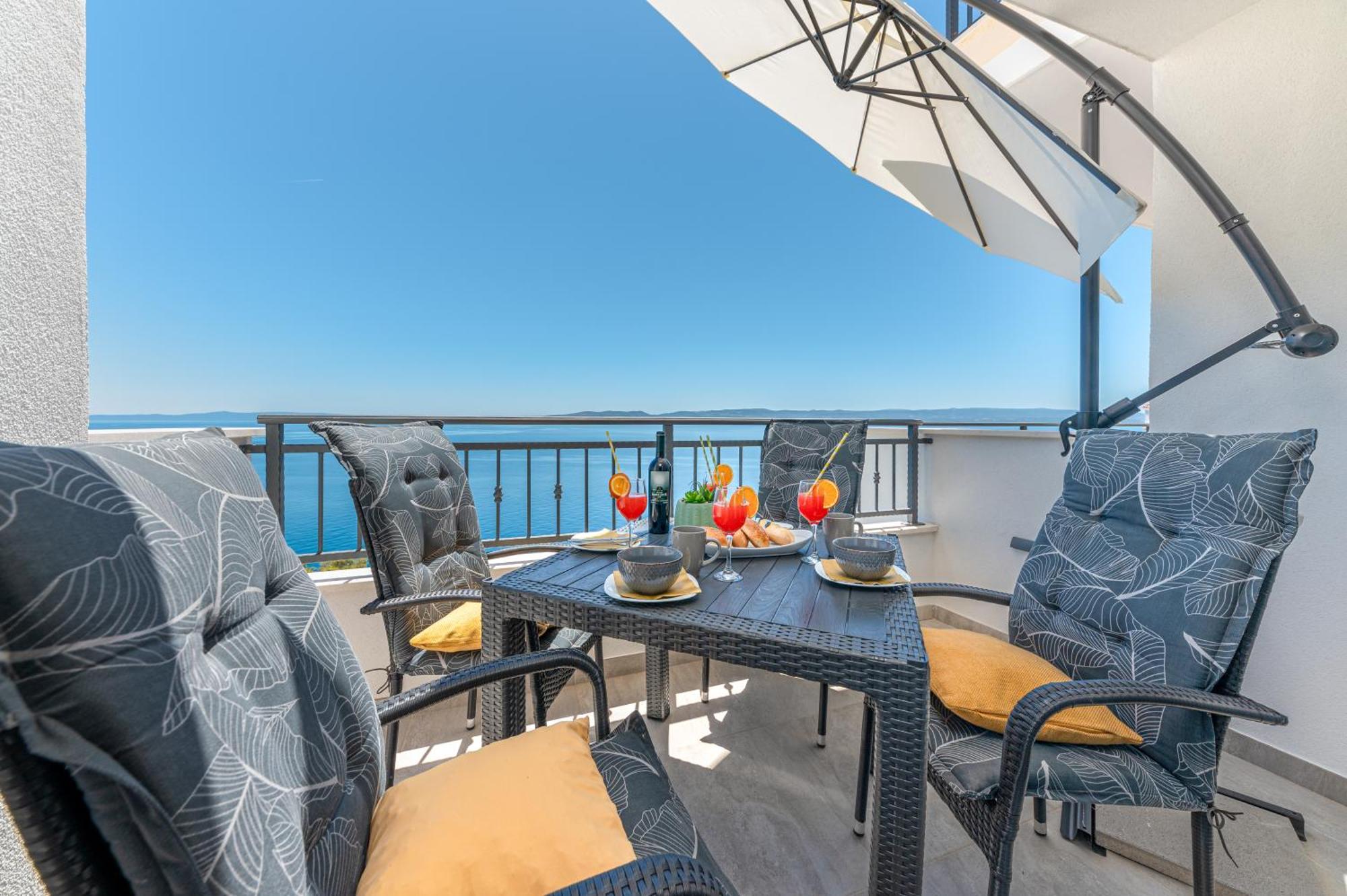 Seaview Apartments Nives Брела Екстериор снимка