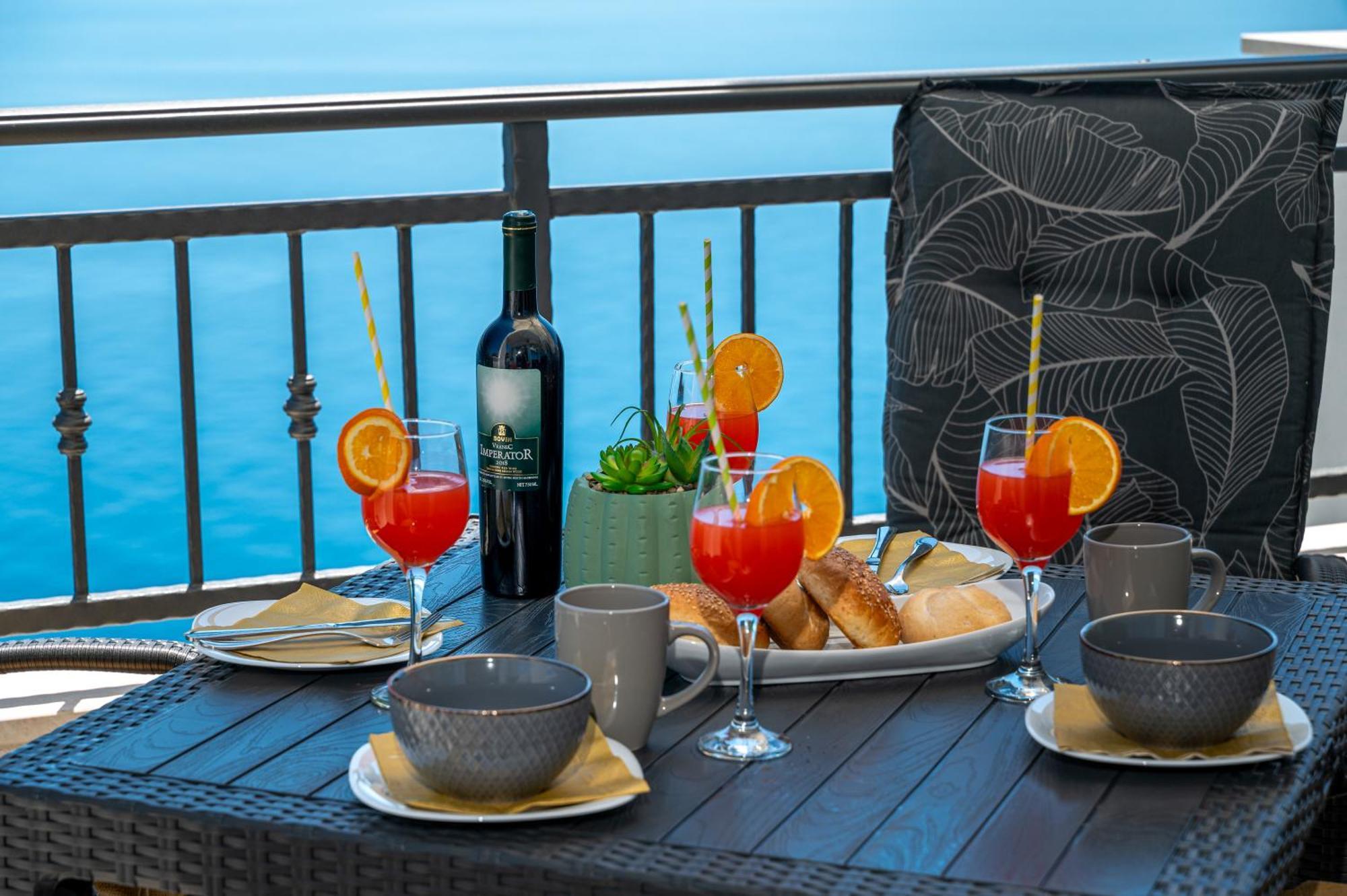 Seaview Apartments Nives Брела Екстериор снимка