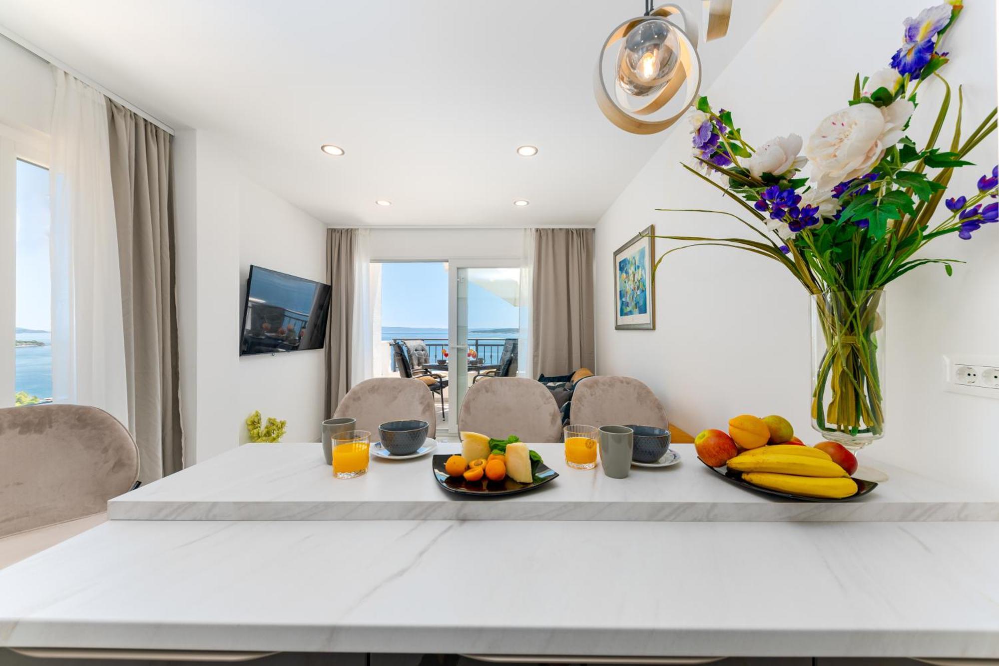 Seaview Apartments Nives Брела Екстериор снимка