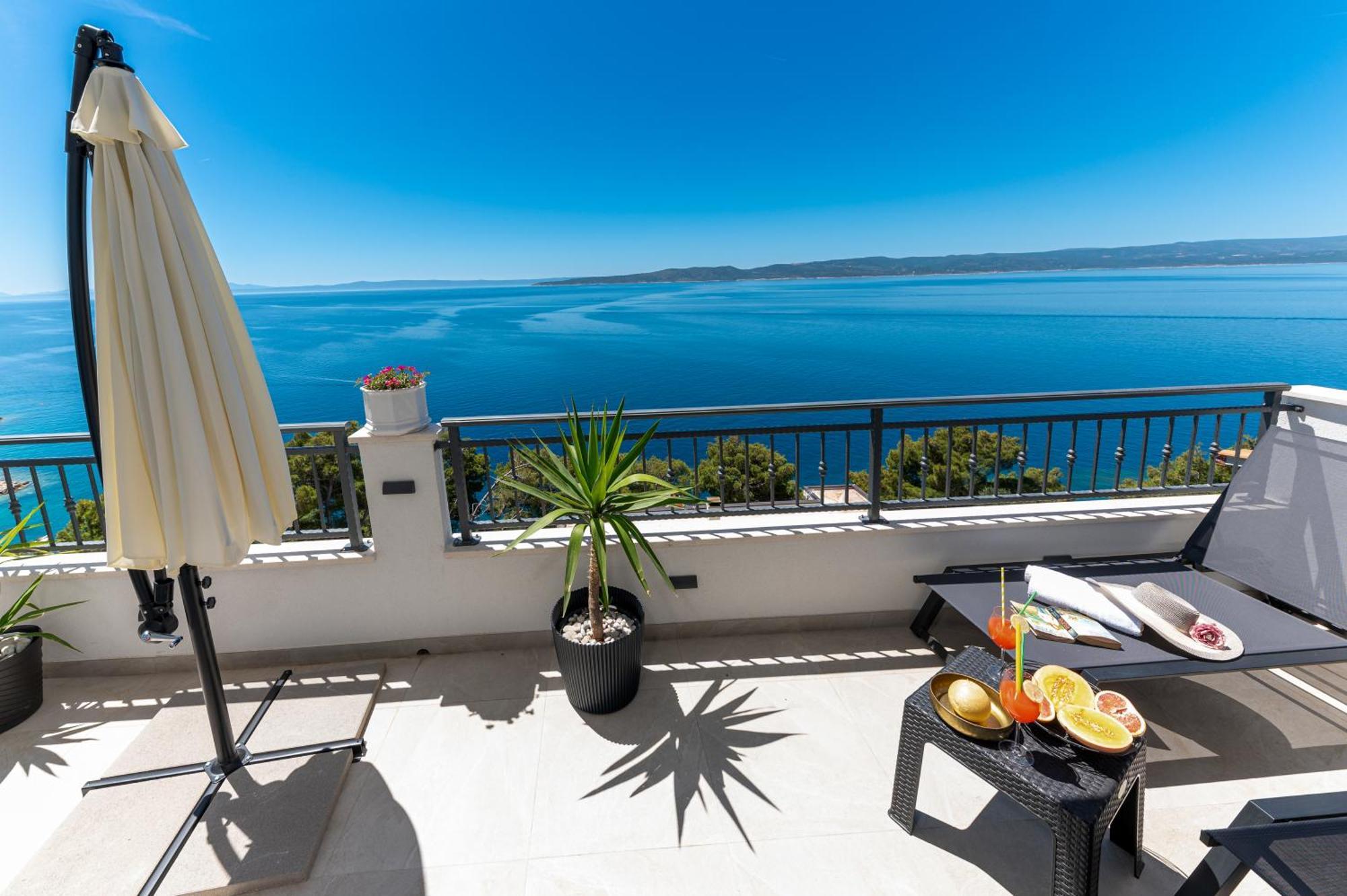 Seaview Apartments Nives Брела Екстериор снимка