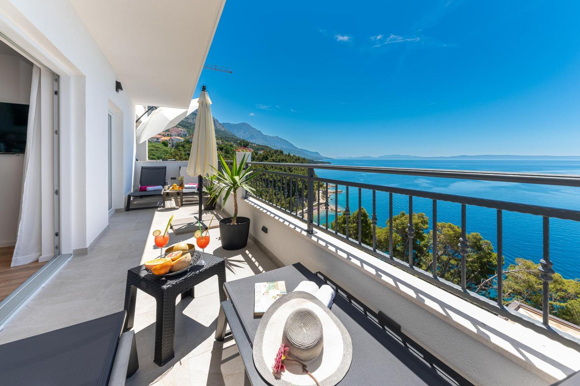 Seaview Apartments Nives Брела Екстериор снимка