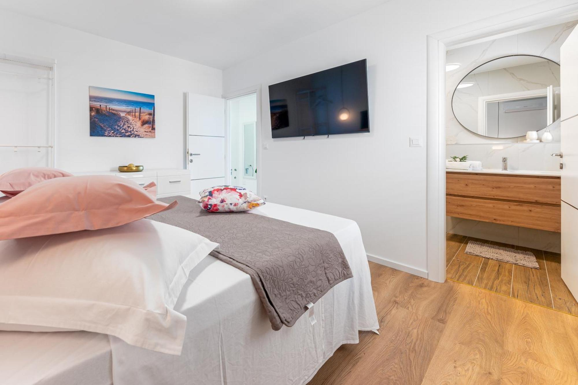 Seaview Apartments Nives Брела Екстериор снимка
