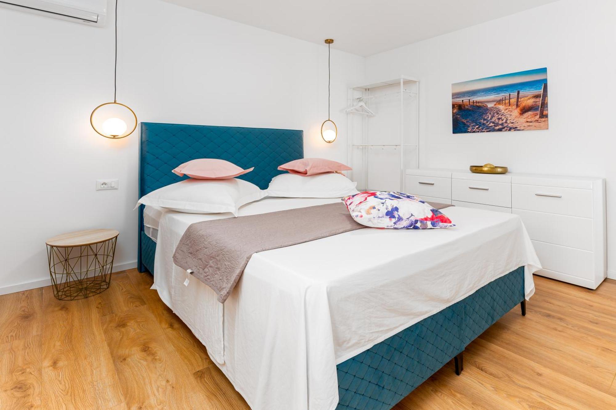 Seaview Apartments Nives Брела Екстериор снимка