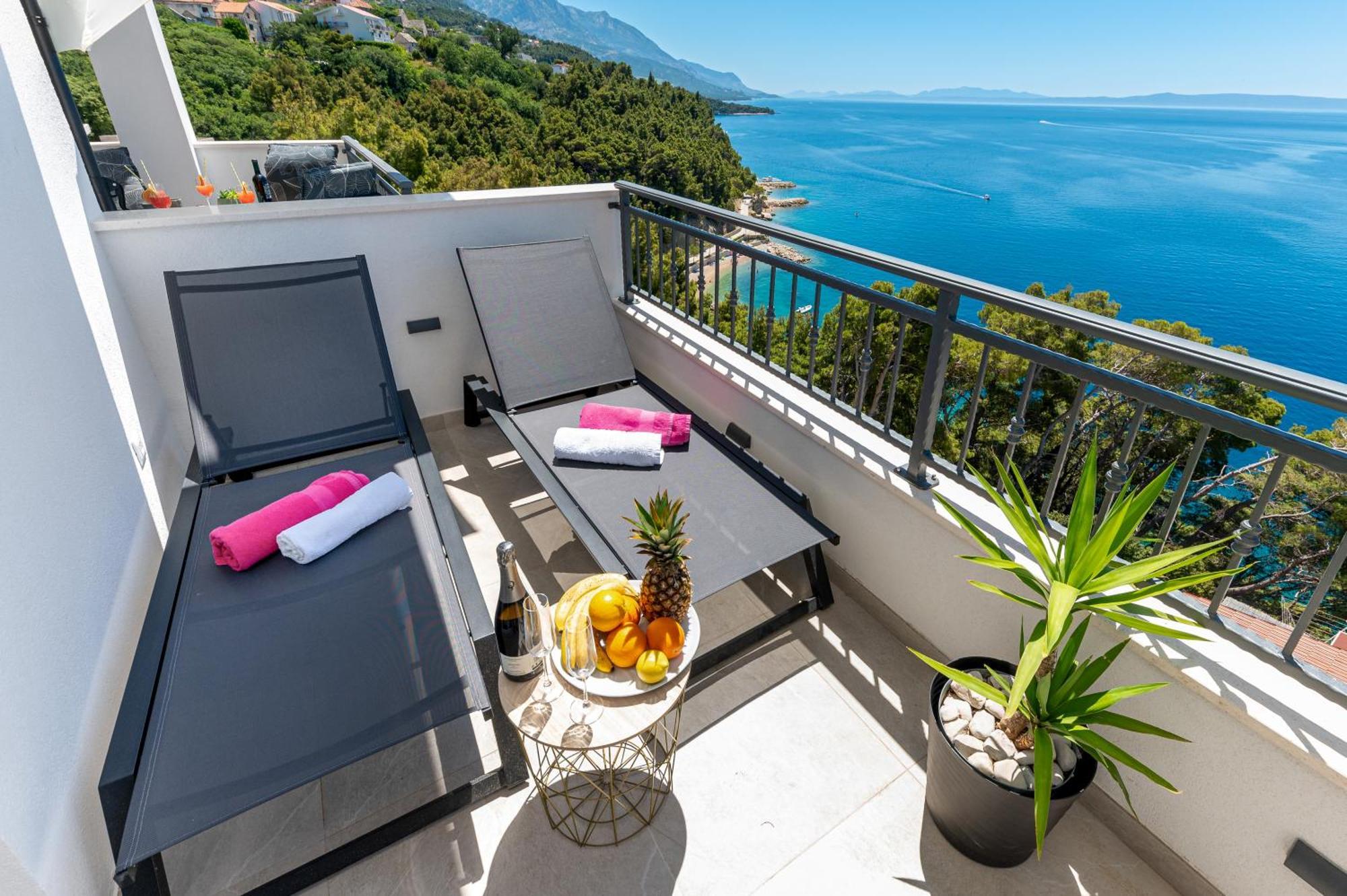 Seaview Apartments Nives Брела Екстериор снимка