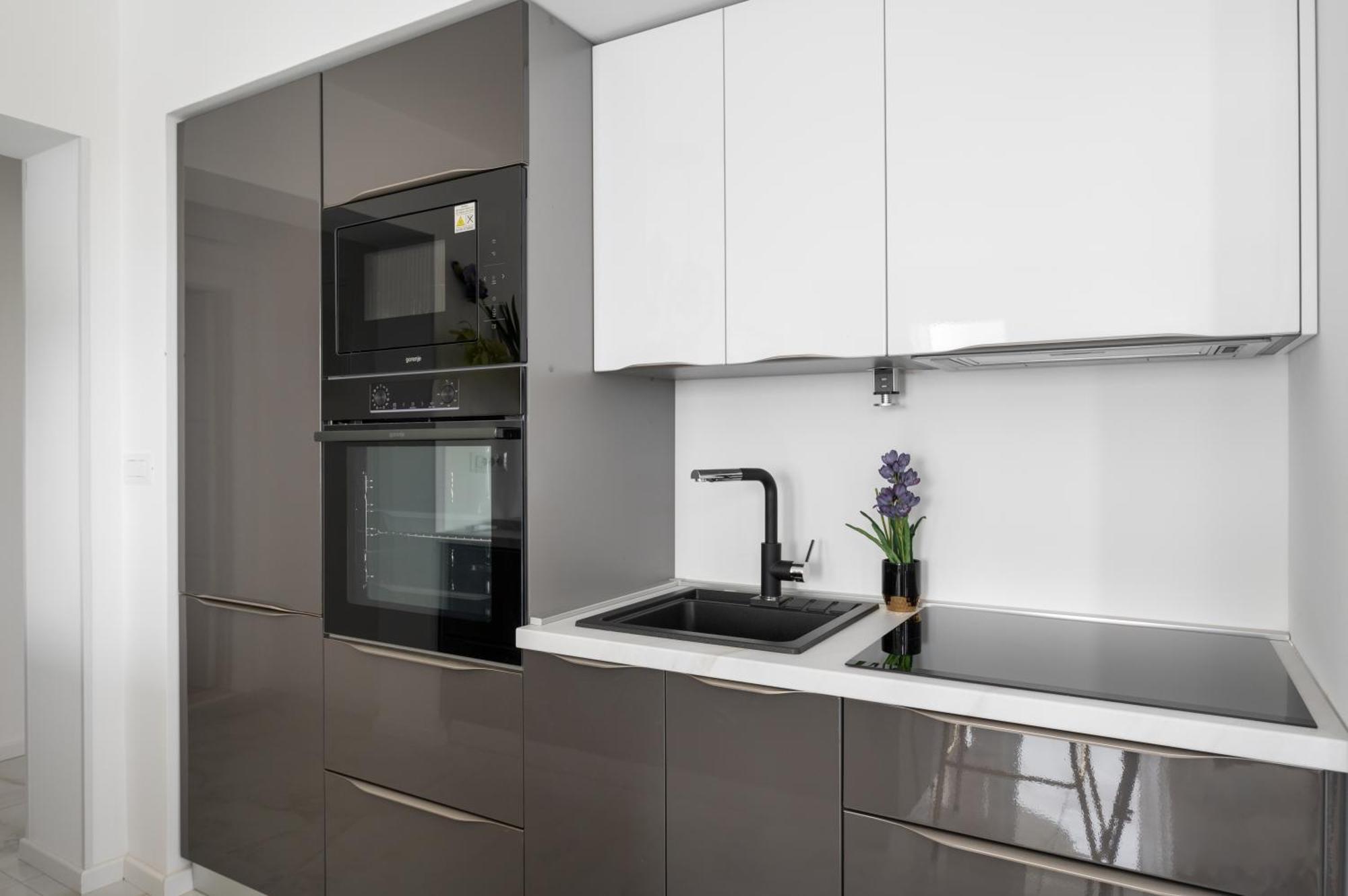 Seaview Apartments Nives Брела Екстериор снимка